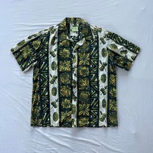1950s Green Tiki Hawaiian Button Down Shirt